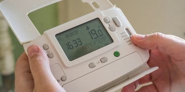 Scénáře pro další topnou sezónu: Stabilní ceny, mírné zdražení, nebo prudký růst?