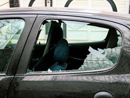 Levné pojistky na auto se vyplatí jen do první nehody, škody se pak mohou prodražit