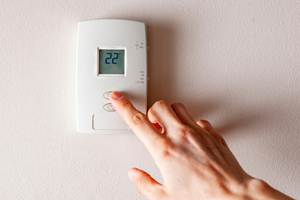 Velký říjnový přehled cen energií: Vyplatí se fixovat nyní, nebo počkat?