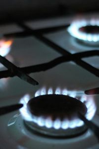Slibuje vám dodavatel pokles ceny plynu? Dejte si pozor na měsíční poplatky