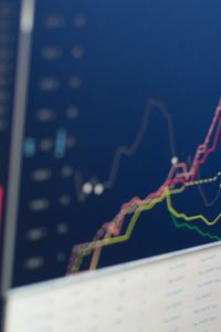 Jak se bude vyvíjet cena elektřiny a proč už nemůžeme spoléhat na další zlevňování?
