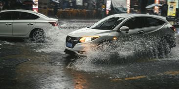 Nehoda bez viníka? Náhrada škody může jít z vaší kapsy