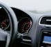 Dva řidiči, téměř stejné auto, ale tisícové rozdíly v pojištění? Roli hrají i další faktory