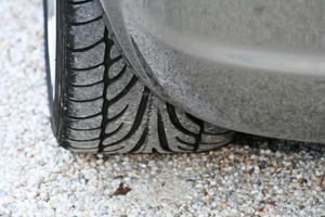 Nepodceňujte výměnu zimních pneumatik za letní. Nehoda by vás mohla přijít draho!