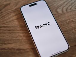 Revolut jako mobilní operátor: Jeho levný tarif s neomezenými daty by mohl přijít i do Česka